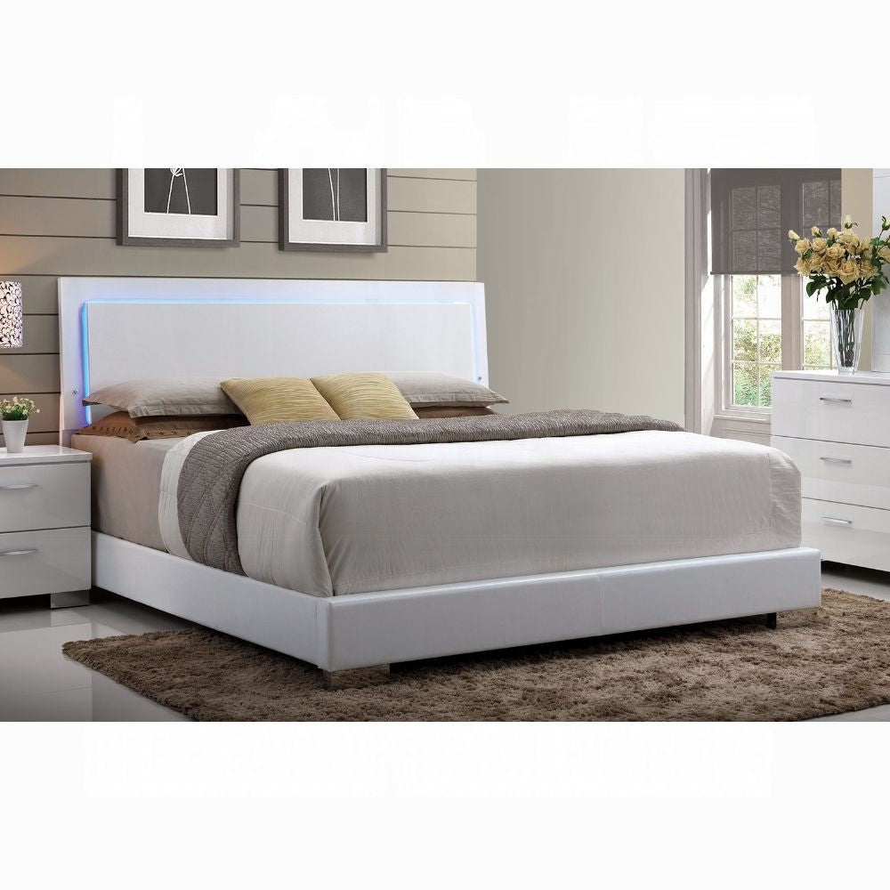 Lorimar Queen/ E King Bed W/Led